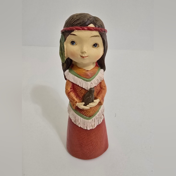Thanksgiving Native American Girl Figure - Picture 2 of 5